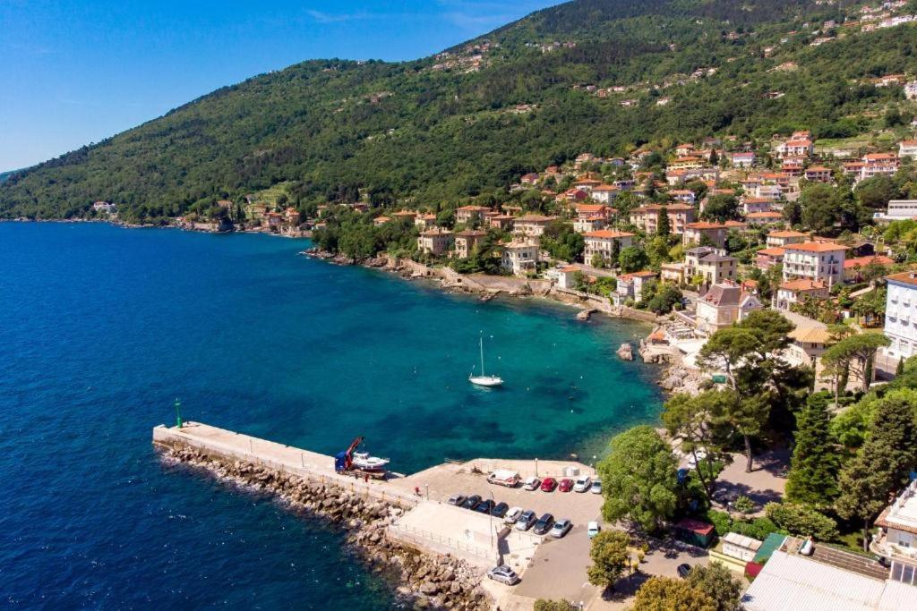 Apartman Barocco Lovran Bagian luar foto
