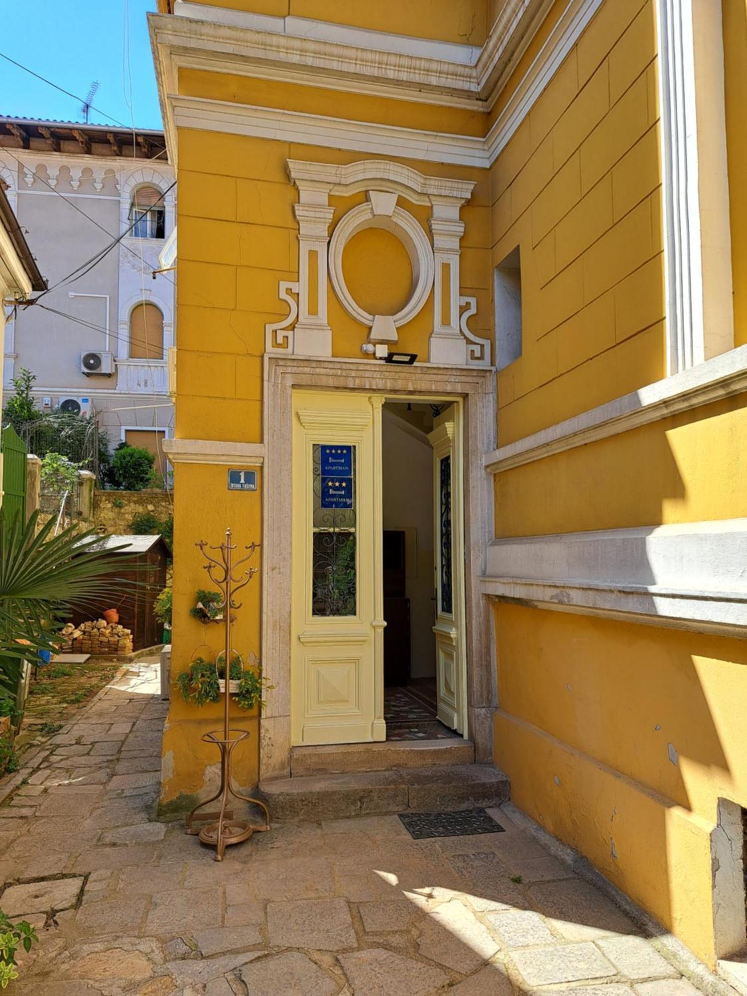 Apartman Barocco Lovran Bagian luar foto