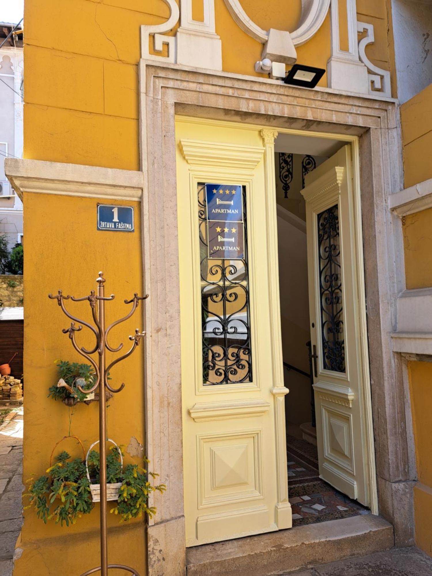 Apartman Barocco Lovran Bagian luar foto